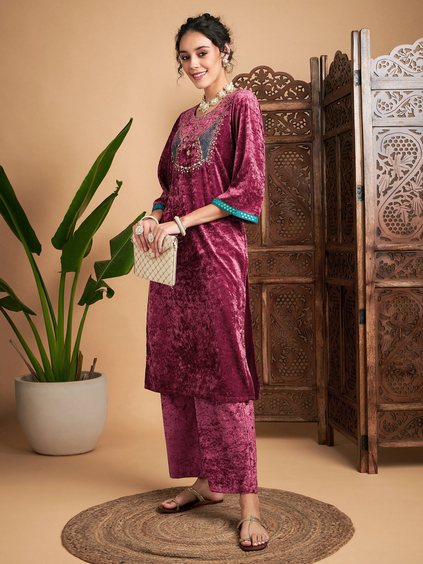 Women Pink Velvet Yoke Embroidered Straight Kurta